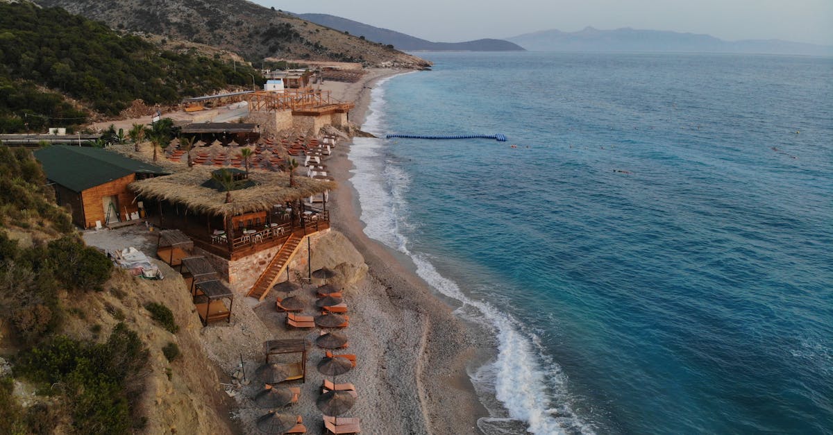 découvrez l'albanie, un pays fascinant des balkans mêlant plages idylliques, montagnes majestueuses, patrimoine historique riche et culture authentique. partez à la rencontre d'une destination encore préservée et pleine de charme.