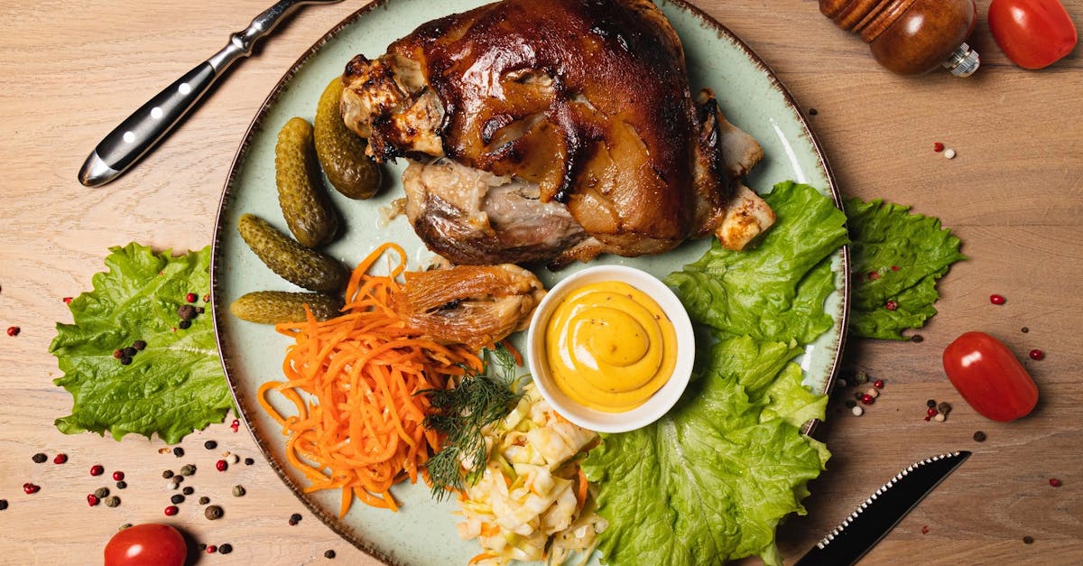 découvrez tout sur la choucroute : ses origines, sa préparation traditionnelle et ses bienfaits pour la santé. un aliment fermenté incontournable en cuisine !