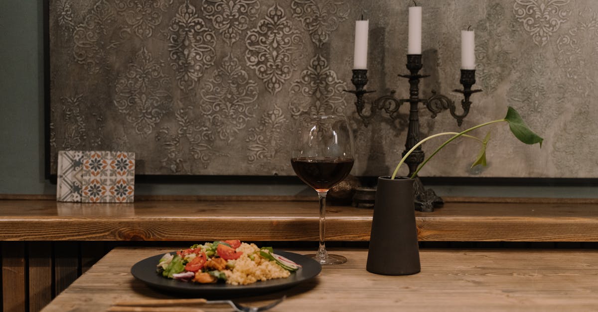 découvrez notre sélection de tables à manger vintage, idéales pour apporter charme et élégance rétro à votre salle à manger. qualité, authenticité et style unique au rendez-vous.